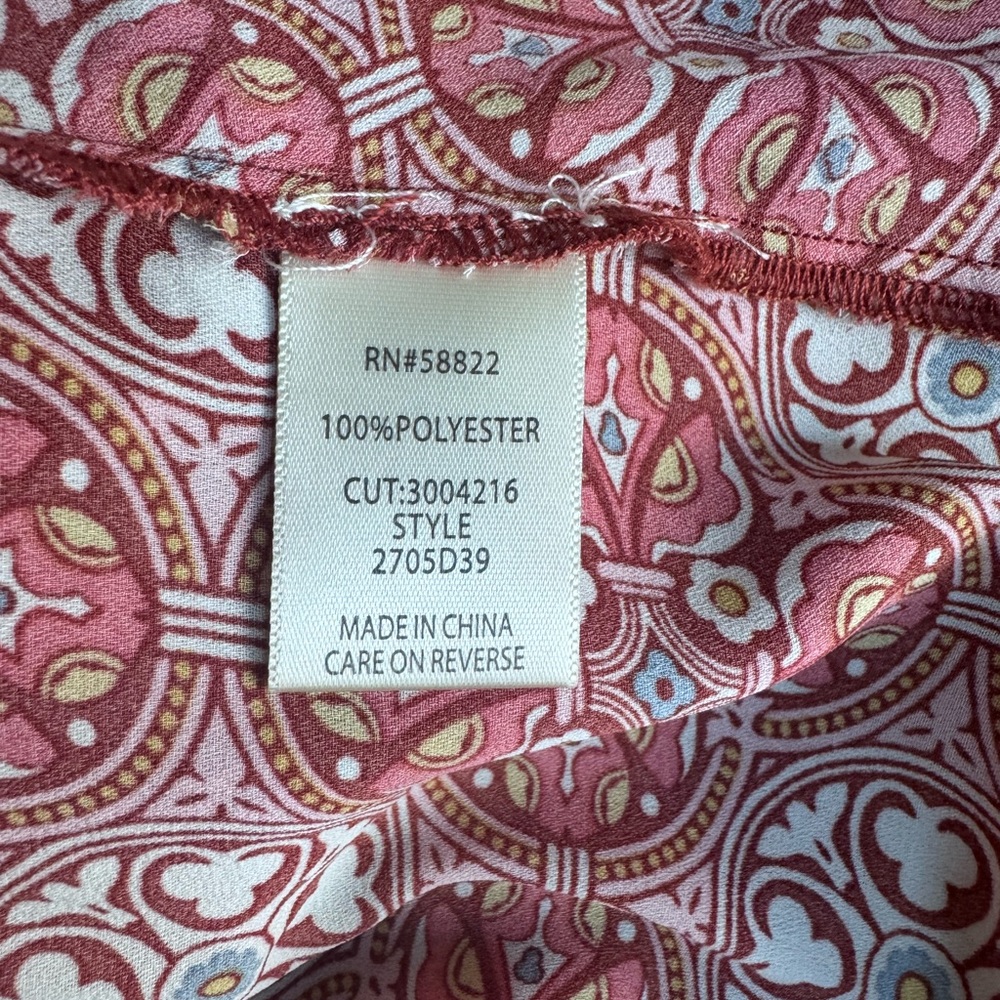 Women’s Max Studio Geometric Print V-Neck Blouse - size S - Picture 10 of 11